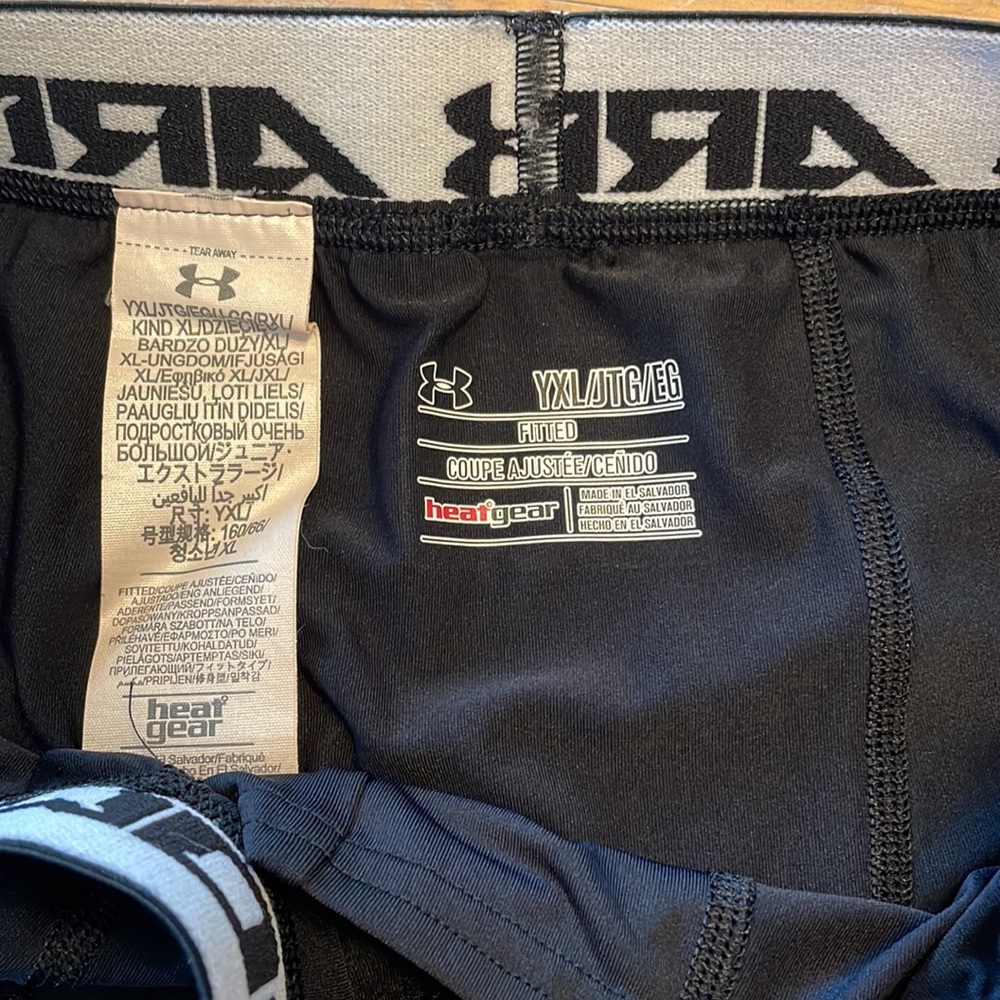 Under Armour Compression Short - Picture 4 of 4